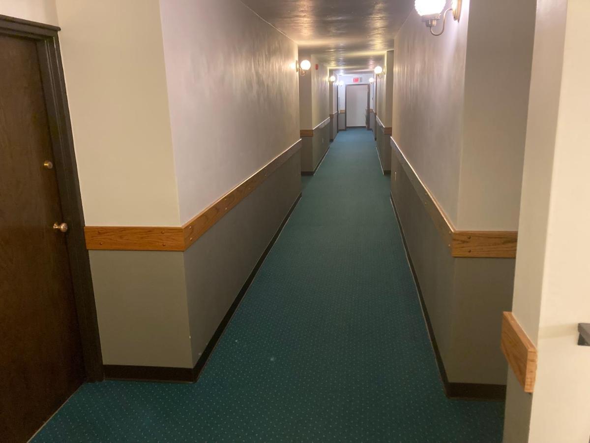 Landmark Motel Клінтонвілл Екстер'єр фото